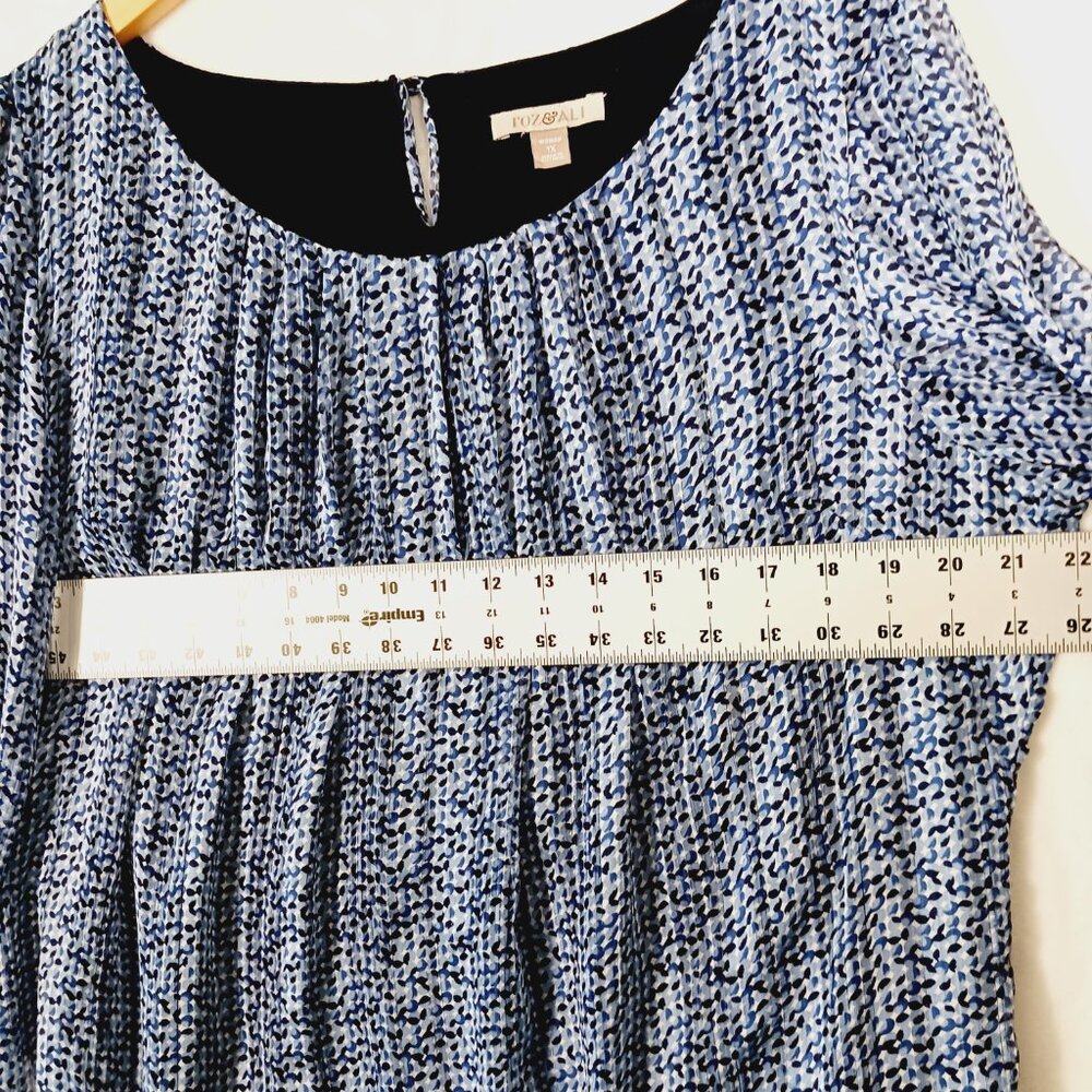 Roz & Ali 1X Top, 3/4 Sleeve, Blue, White & Black Abstract Print, Stretch Waist - Picture 11 of 16